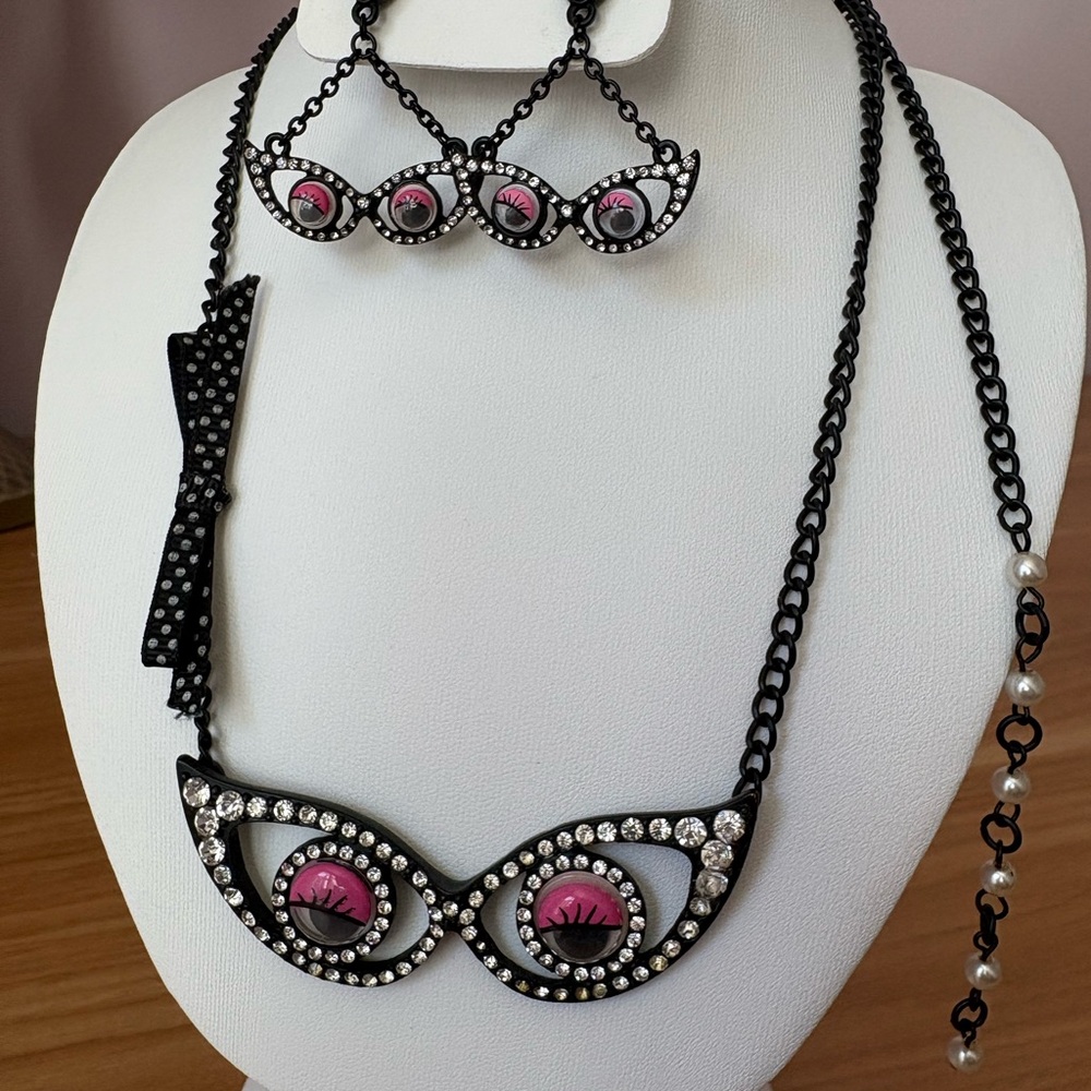 Betsey Johnson Cat Eye Glasses Dangle Earrings Rhinestone Pink Eyes